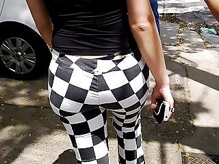 SDRUWS2 - BIG BUT AND BLACK THONG ON CHEQUERED PANTS