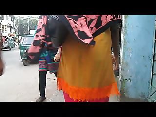 Bangladeshi walking booty