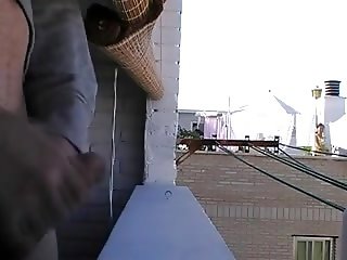 Neighbour sees balcony flasher