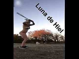 Una Perra haciendo deporte.