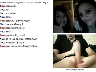 2 cutes girls show tits &amp; ass on omegle